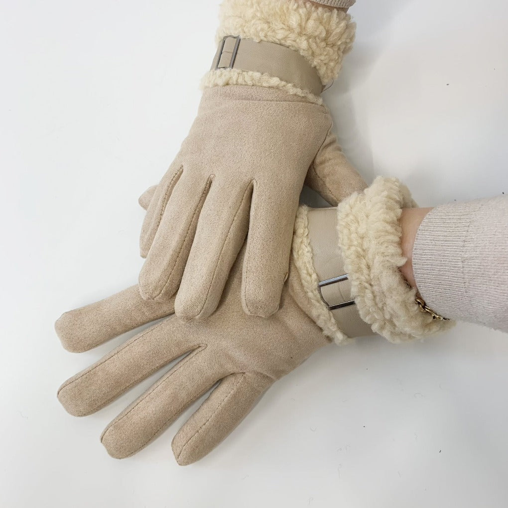 Damen Winterhandschuhe gefüttert Teddyfell Zierschnalle Wildlederoptik beige