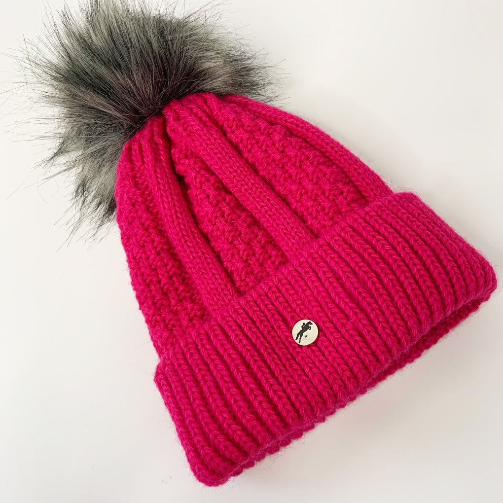 gestricktebommelmütze-mutze-tara-dunkelblau-neu-bommelmuetze-reitstall-wintermütze-sps-reiten-pferdemädchen-spooks