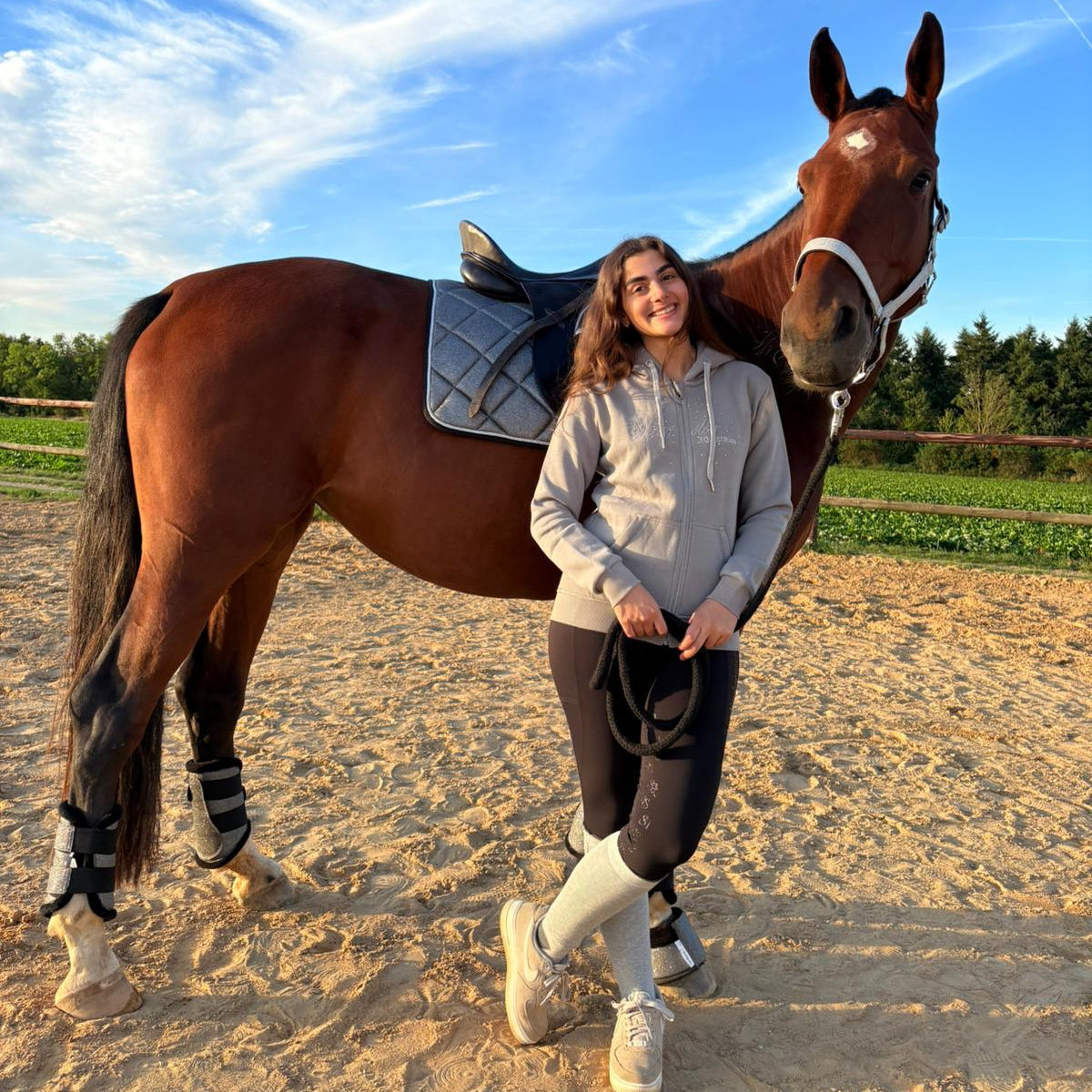 Springstar Damen Hoodie mit Strass Anouk Lifestyle mit Pferd Reitmode Kapuzenpullover Equestrian Sweatjacke