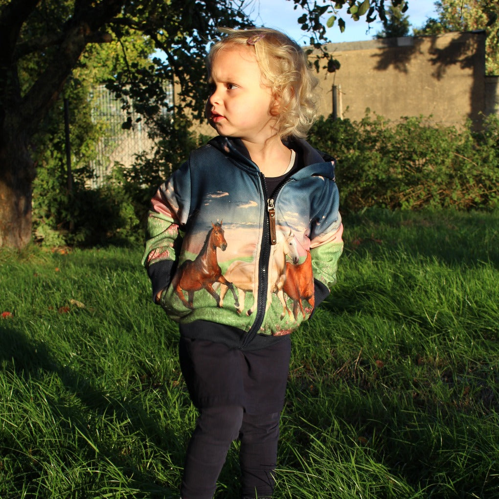 kinder hoodie mädchen sweatshirt mit pferdemotiv bunt dunkelblau