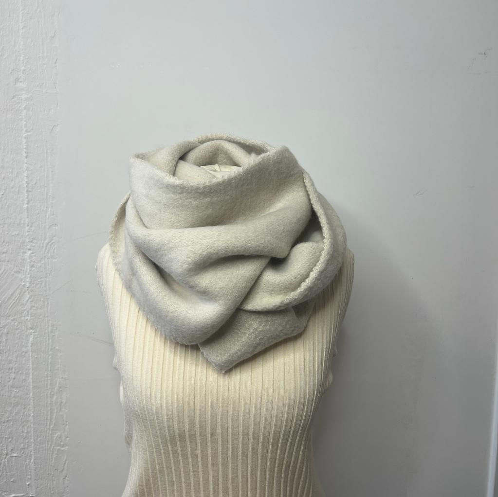 kuschel loop weiß winterschal damen