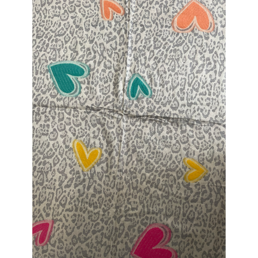 leoschal leo schal pink beige orange gelb türkis mit herzen herzmotiv fransen grau