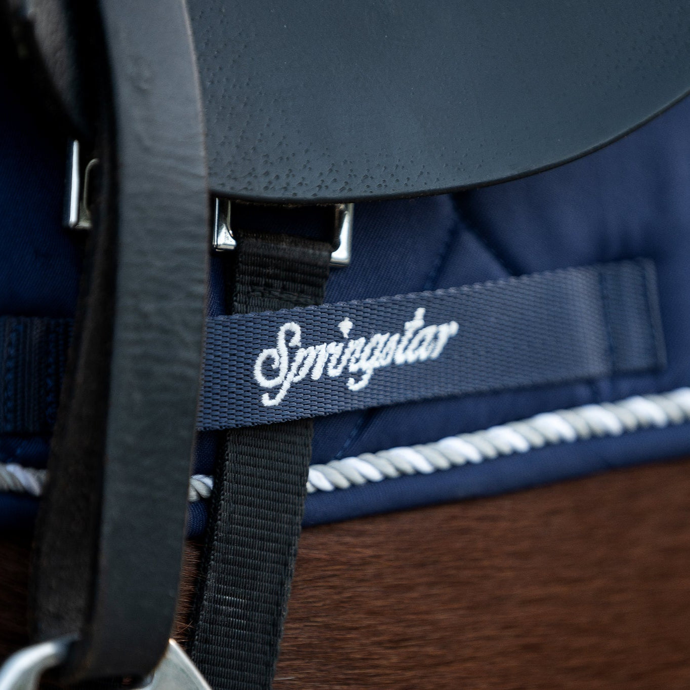 Classic Schabracke Pferd Dressur Springen Vielseitigkeit Eskadron Springstar blau kariert turnierschabracke springschabracke prestige schabracke