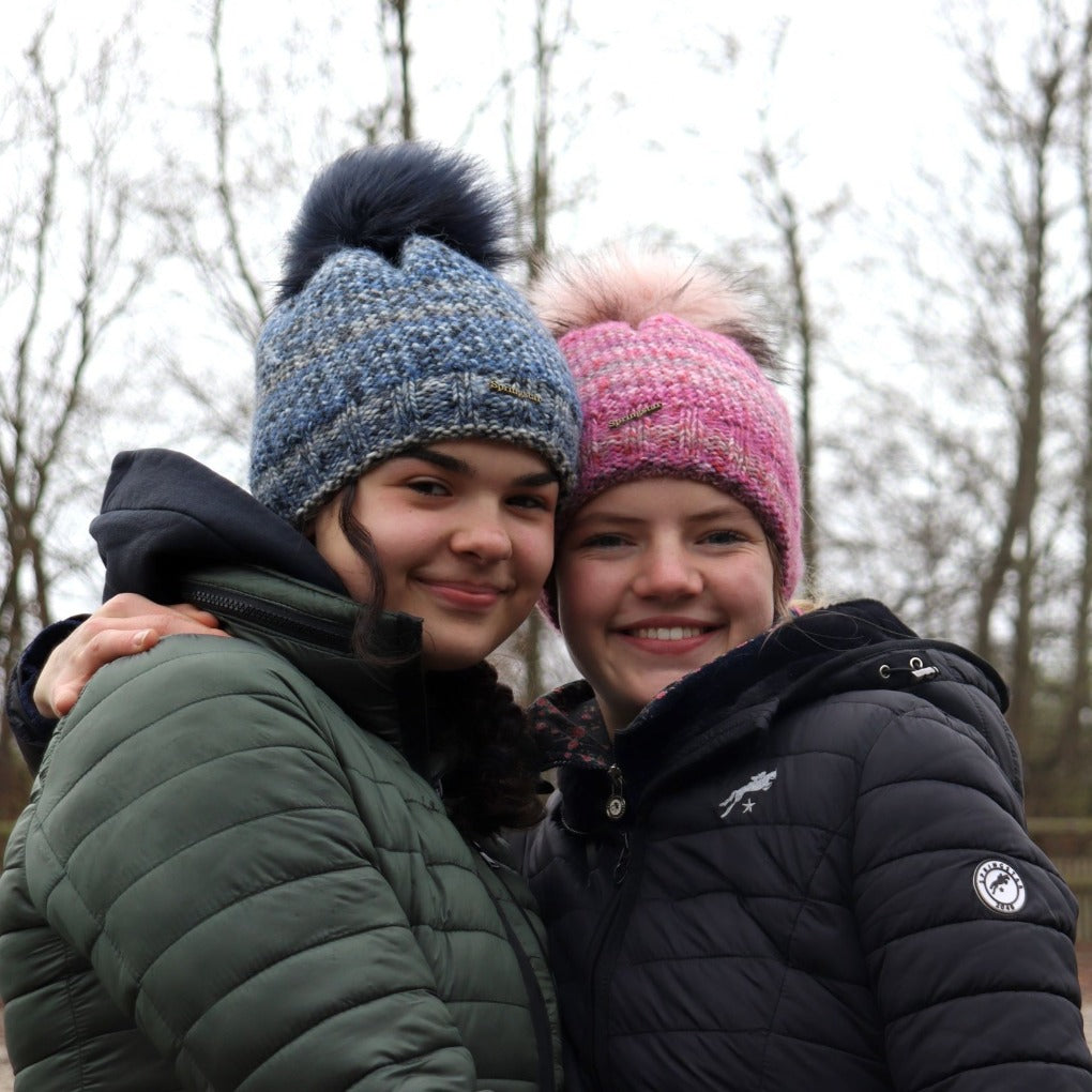 Farbmix-muetze-Laila-bommelmuetze-plu-bommel-strickmuetze-muetze-herbst-winter-springstar-sps-pinkypink-wintertraum