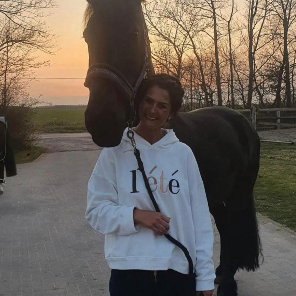 OversizeHoodieLilouL_etespringstar-hoodie-weiss-oversize-sweatshirt