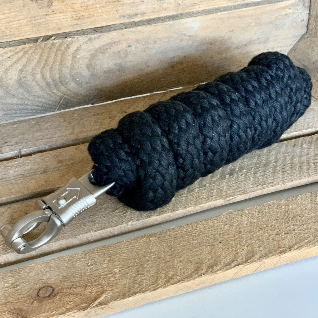 baumwoll-anbindestrick-panikhaken-schwarz pferd strick loesdau krämer führstrick