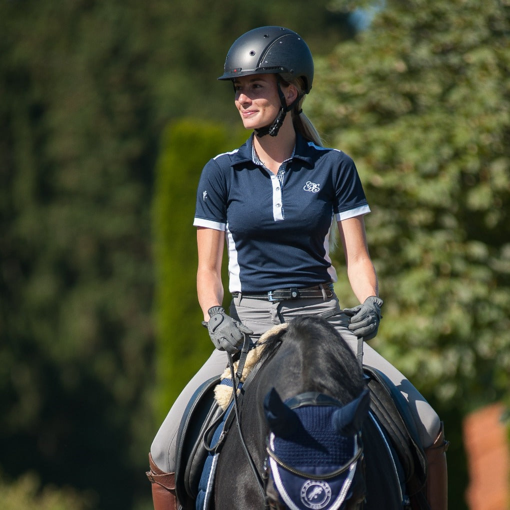 poloshirt mit logo, poloshirt, rosa, spooks, pikeur, reitshirt, turniershirt, karomuster, glitzersteine, stehkragen, poloshirt rosa reiter outfit damen reiten reiteroutfit funktionsshirt