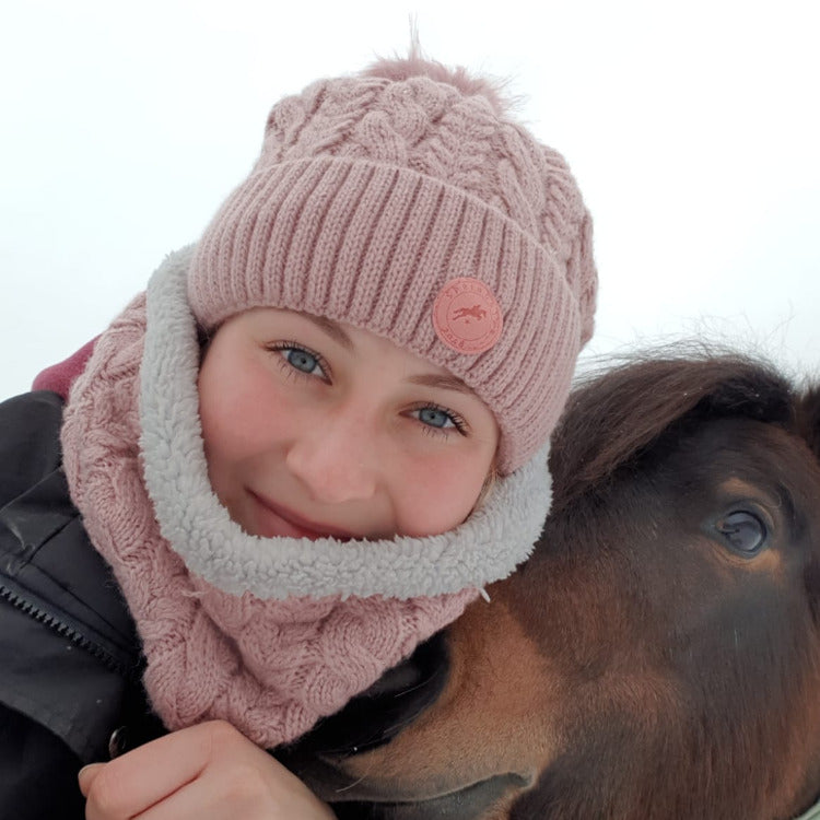 neckwarmer teddyfell rosa springstar mütze strickmütze pony shetty selfie warm,grau,kuschelig,reitstall,pferdefans,reiten,draußen,grau,rosa,hellgrau,blau,tolle farben,verschiedene farben, loop,soft