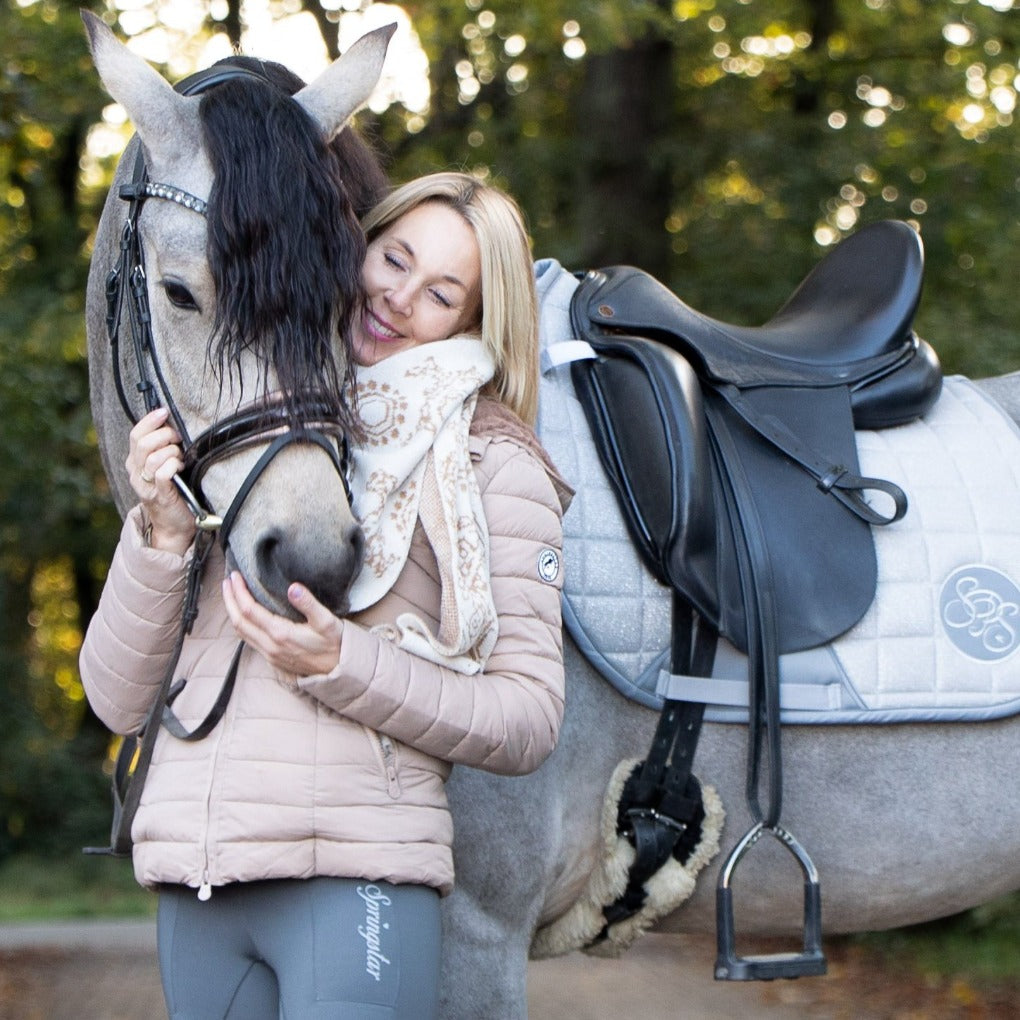 winterjacke-winterreitjacke-daria-perlgruen-gruen-beige-taupe-schwarz-springstar-teddyfleece-gefuttert-sps-dickerschal-kariert-rasija-softshellhose-miriam-spooks-ridersdeal-loesdau-sps-krämer-kingsland-equiva-riderschoice