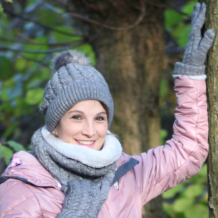reiten, pferd, draußen, reiterin, winter, stall, bequem, täglich, reitoutfit, wärmend, schick, kalt, kopf, damen wollmütze