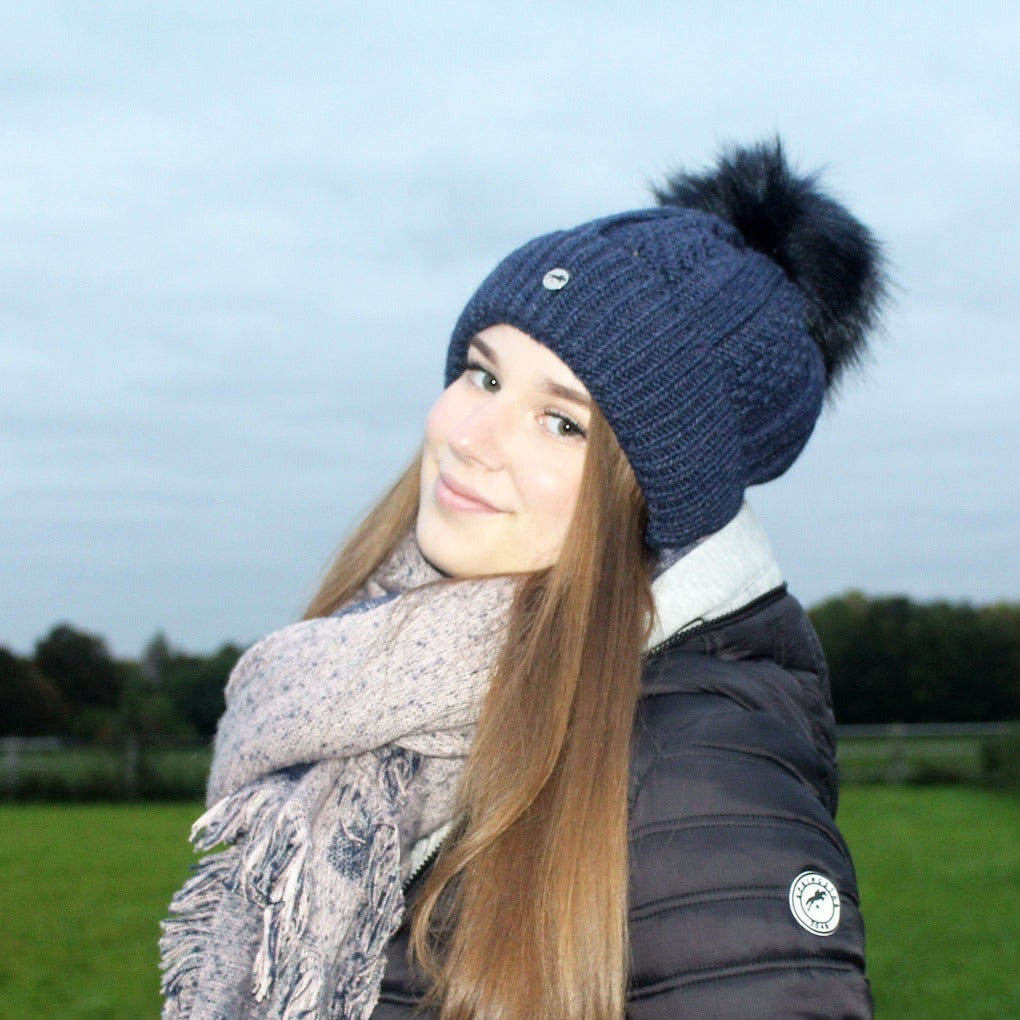 -mutze-tara-dunkelblau-neu-bommelmuetze-reitstall-wintermütze-sps-reiten-pferdemädchen-spooks