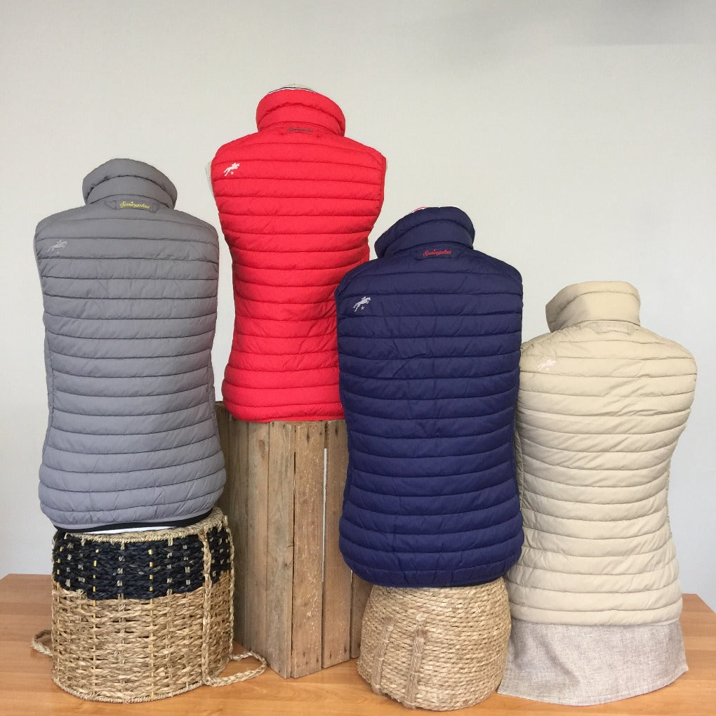 weste-rabea-grau-gelb-poloshirt-gina-gelb-steppweste-reiterweste-leichteweste-weste-reitstall-springstar-sps-spooks-weste-reitweste-loesdau-krämer-east-mayadelorez-modischeweste-trendweste-reiten