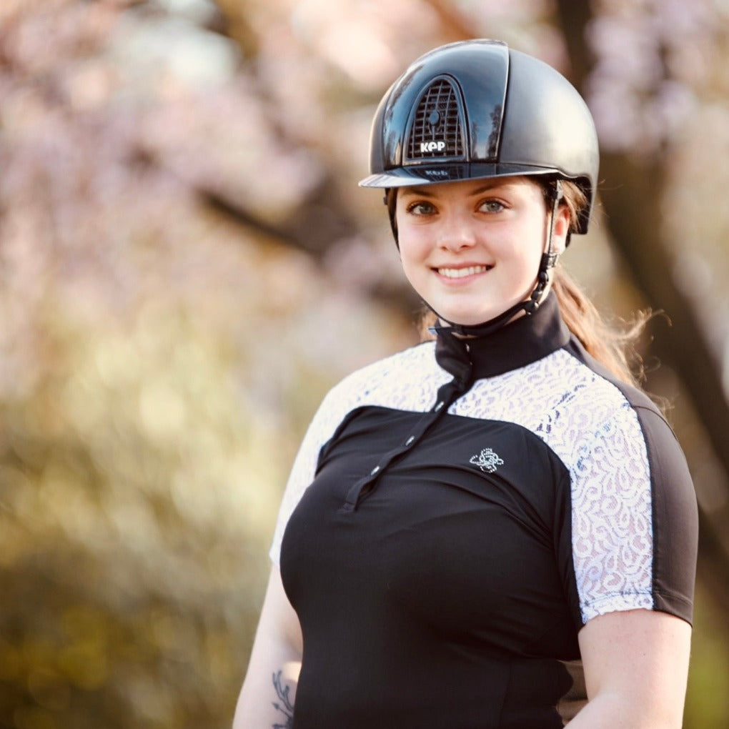 spitzenbluse, spitzenreitbluse, turnierbluse, springstar, turniermode, turnierbluse, reitfashion, horseware, pferde, pferdezubehör, springstar, spooks, trunierbluse, doris, details