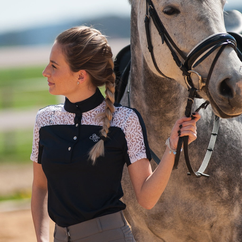spitzenbluse, spitzenreitbluse, turnierbluse, springstar, turniermode, turnierbluse, reitfashion, horseware, pferde, pferdezubehör, springstar, spooks, trunierbluse, doris