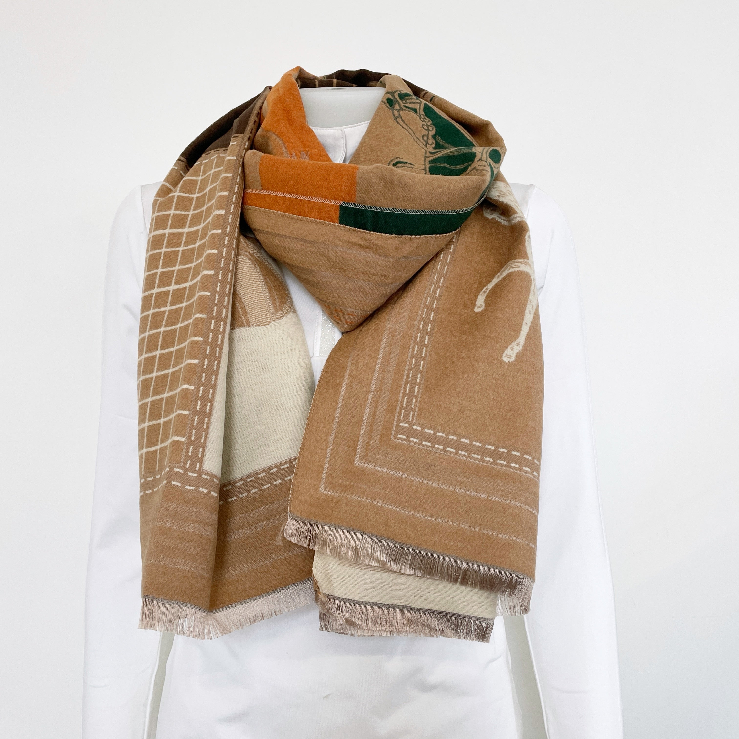 edler wollschal mit pferdemotiv beige orange 