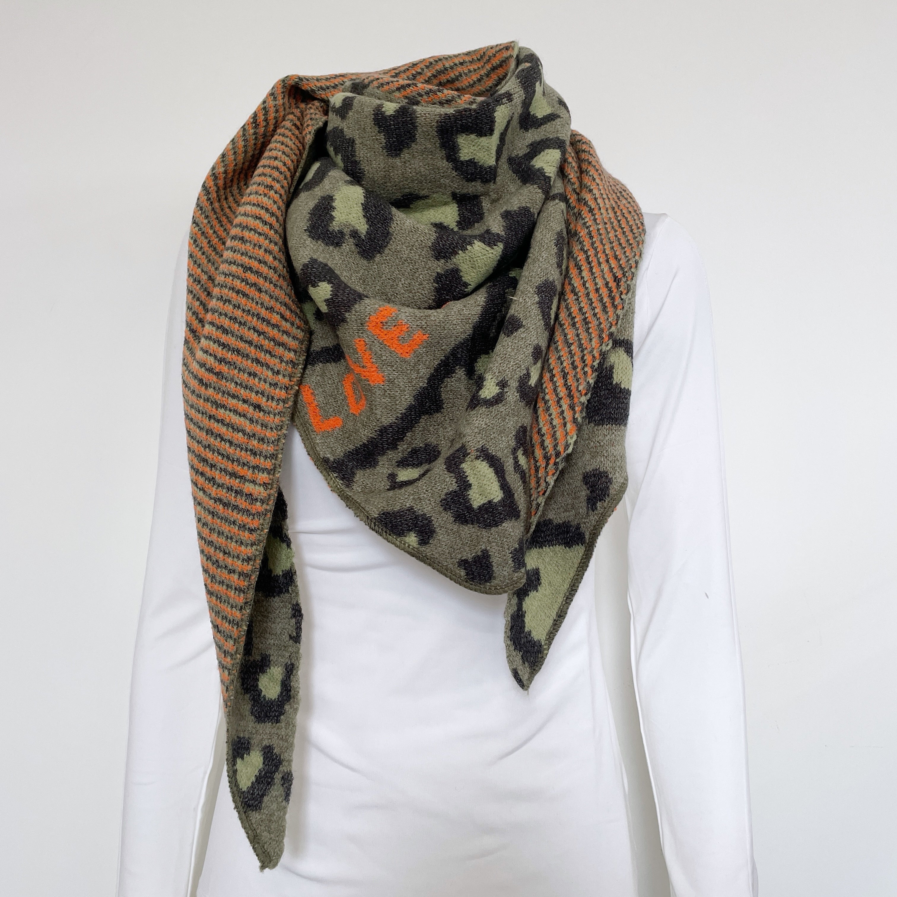 dreiecksschal-evelyn-loveeveryday-khaki-orange-leoprint