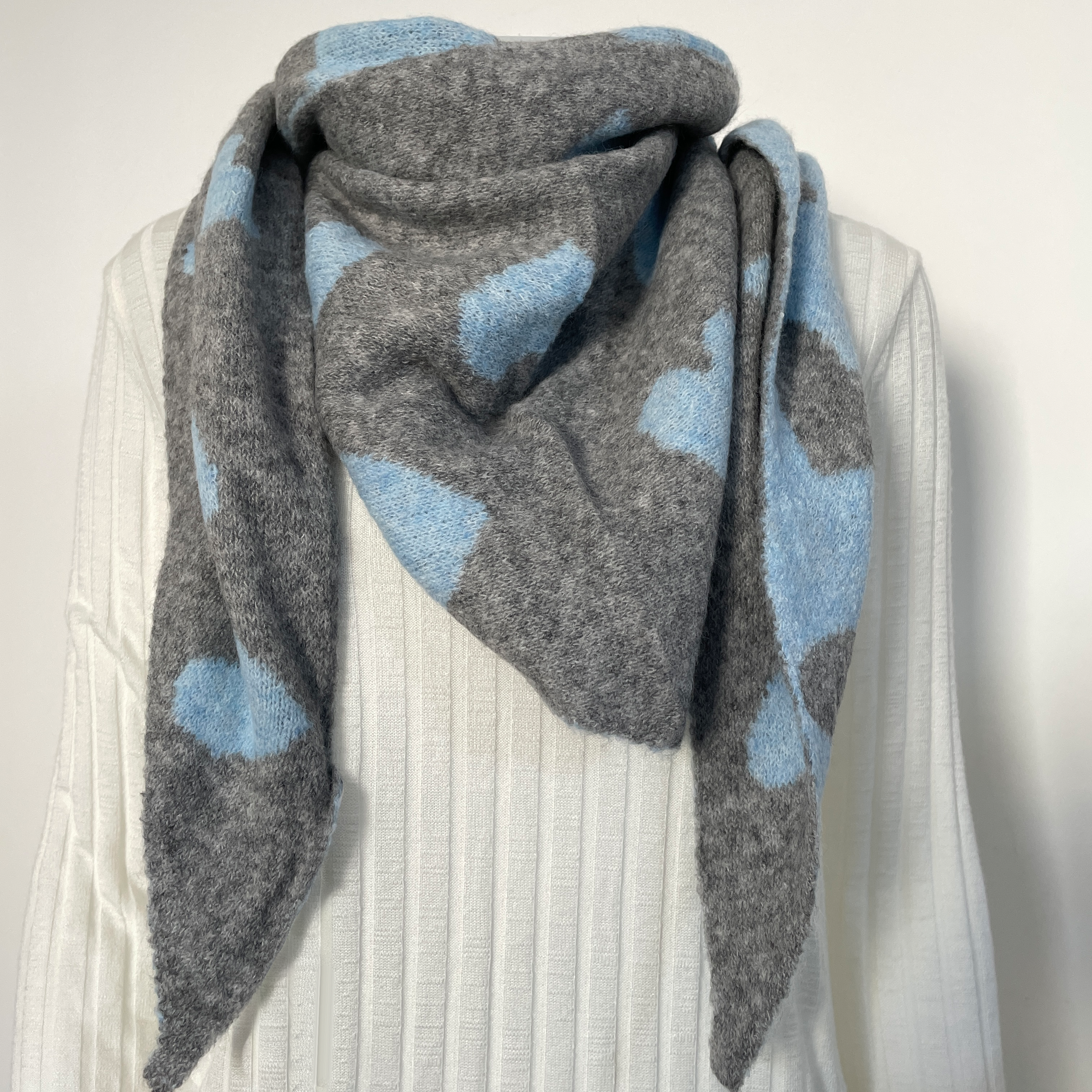 Blauer Wendeschal mit grauen Herzen Lara von Springstar
