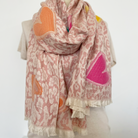 leoschal leo schal pink beige orange gelb türkis mit herzen herzmotiv fransen rosa