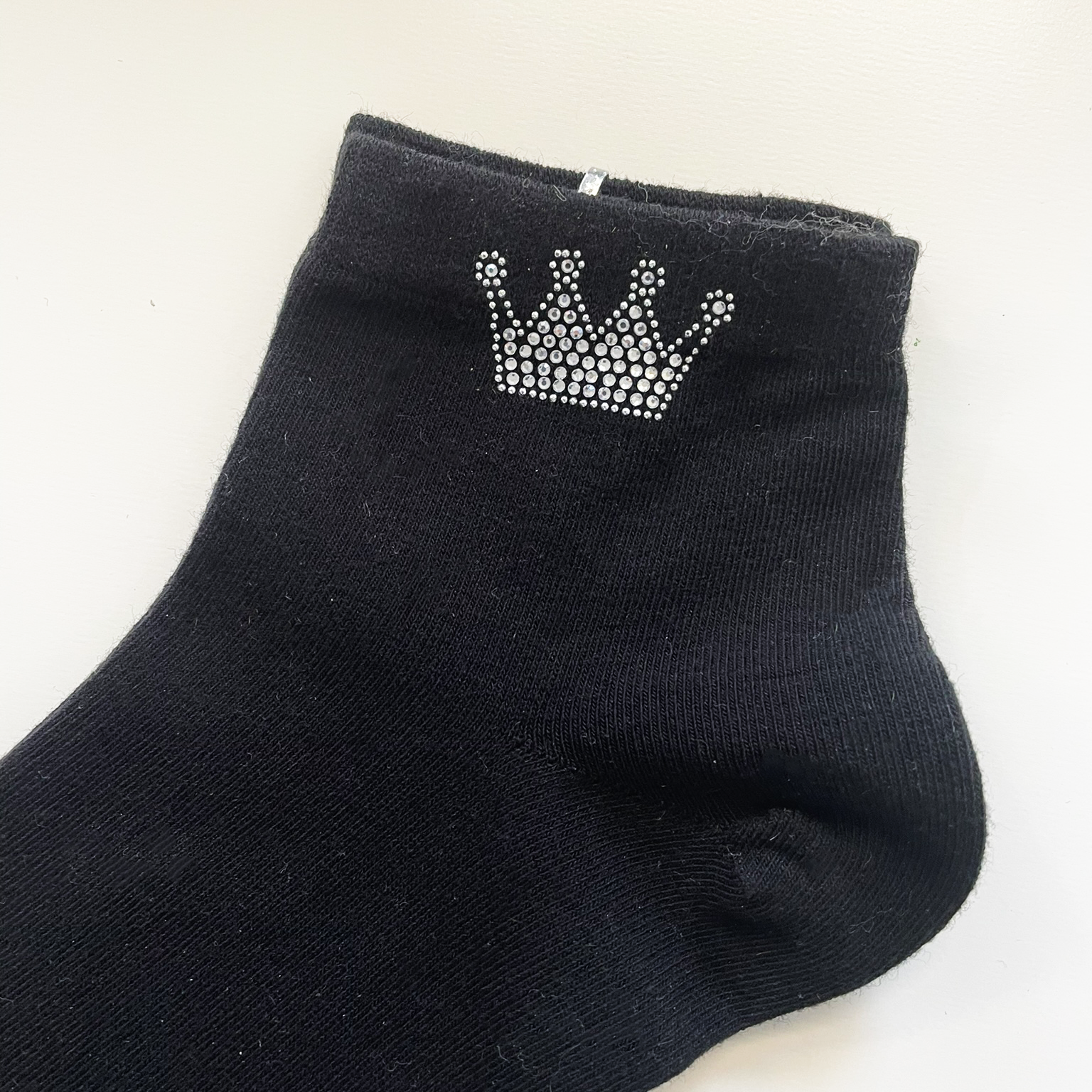 Kurze Damen Socken mit Glitzer Krone schwarz