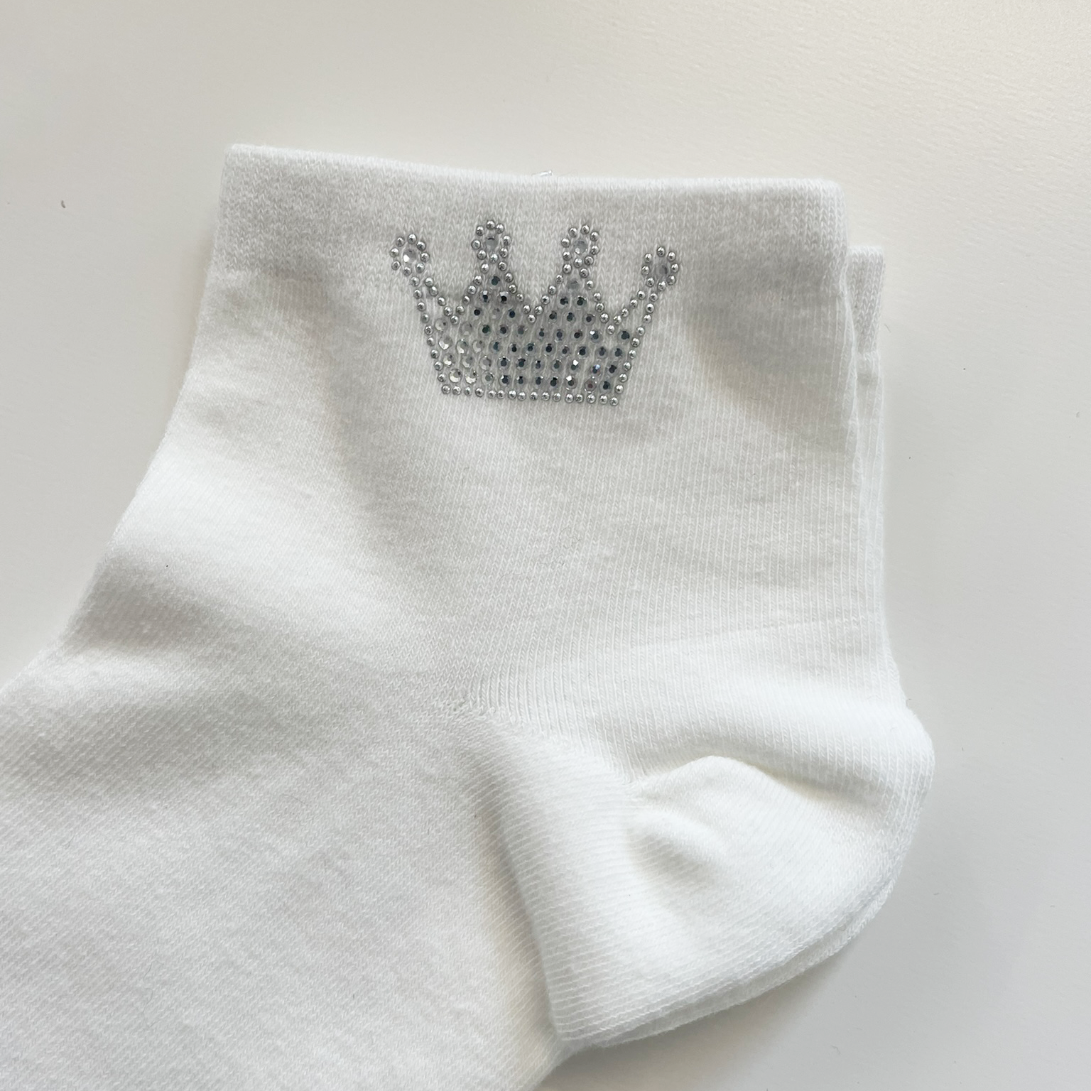 Kurze Damen Socken mit Glitzer Krone weiß