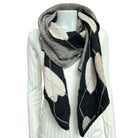 Schal mit Rautenmuster und Herzen Schwarz Beige