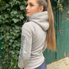 hoodie-jasmin-2.0-grau-pailletten-seite-springstar-reithoodie-sweatshirtjackereiten-glitzerhoodie-spooks-sps-pikeur-equiva