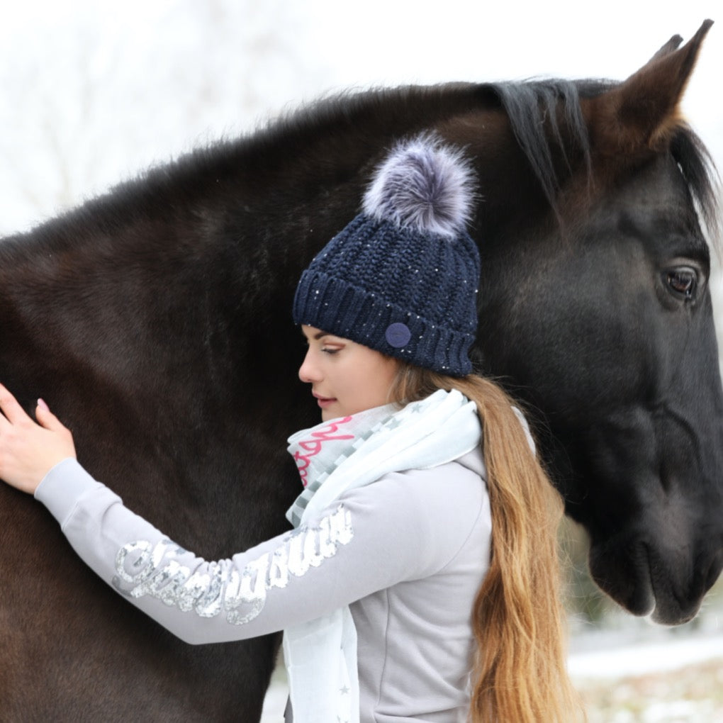 bommelmütze damen muetzealma,muetze,alma,blauemuetze,blau,pailetten,bommel,flecce,warm,kunstbommel,glitzer
