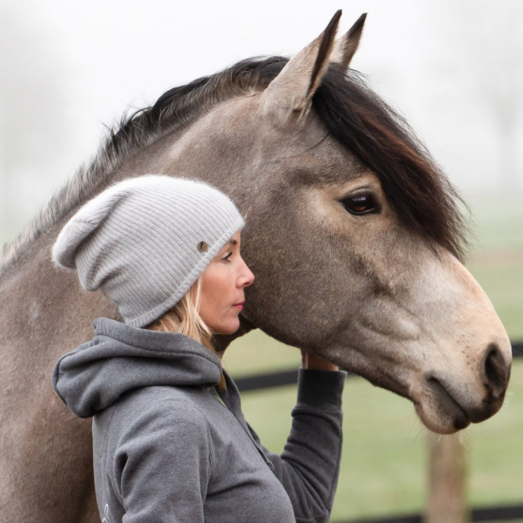 muetze-beanie-angora-hellgrau-black-schwarz-creme-beaniemuetze-angorawolle-springstar-sps