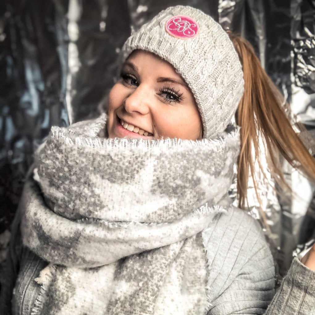 sterne schal,winterschal,sterne,flauschig,toll,angenehm,dick,winterschal,2farbig,rebecca sterne modern pferde schal toll sterne reiten reitbeteiligun super toll im reitstall pferderassen pferdestall pferdebox reiten springen mit schal klasse hakt verschiedene farben blau grau stern ein hingucker