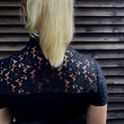 trniershirt-jessi-weiß-mit-perle-spitze-spitzendetails-weißesturniershirt-edles-turniershirt-turniershirt-damen-springstar-sps-equestrian-spooks-krämer-loesdau-kingsland