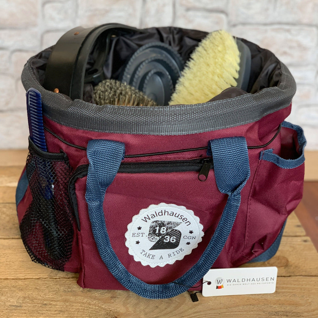 waldhausen putztasche pferd bordeaux rot dunkelblau turniertasche umhängetasche pferdepflege